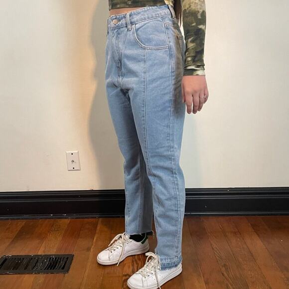 Light Wash High Rise Denim Jeans - Picture 4 of 6